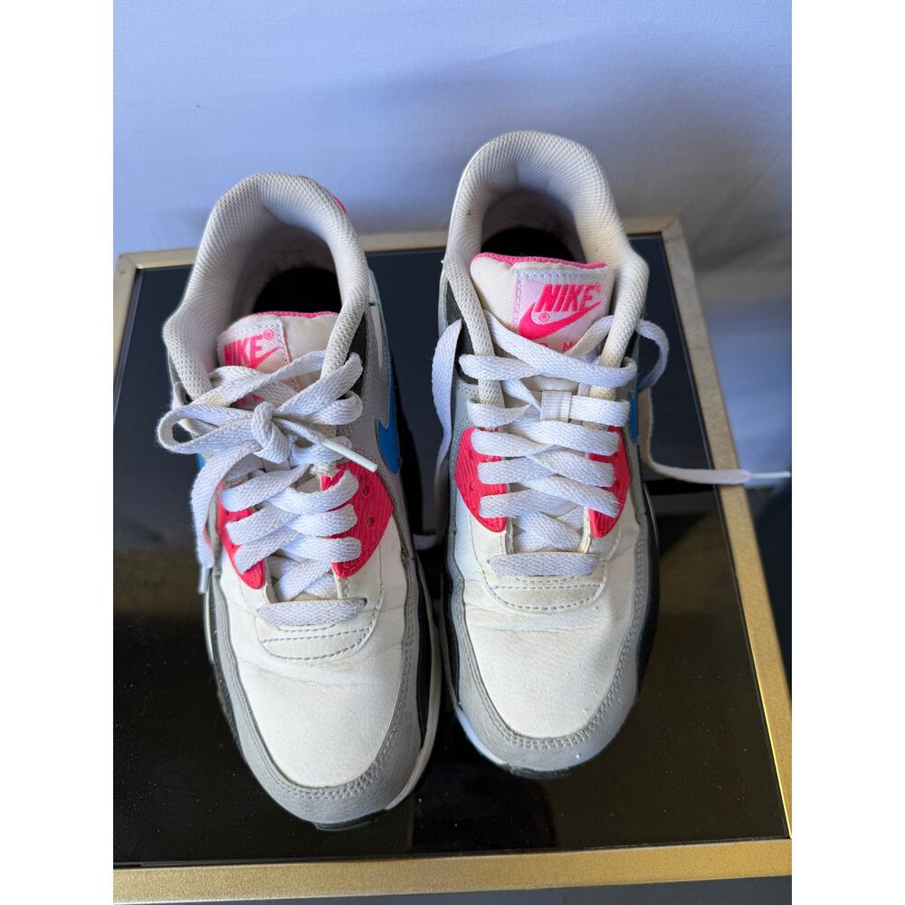 Nike Air Max 90 in White Pink & Blue- Size 5.5Y - Picture 3 of 6